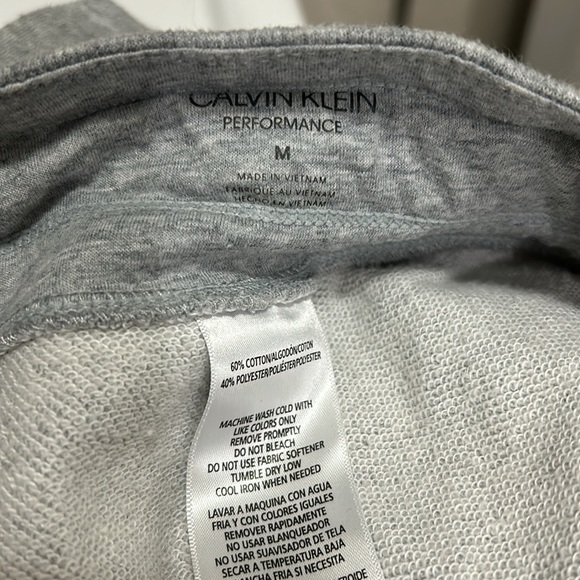 Calvin Klein. ( #Bin 2 ) - Picture 3 of 5